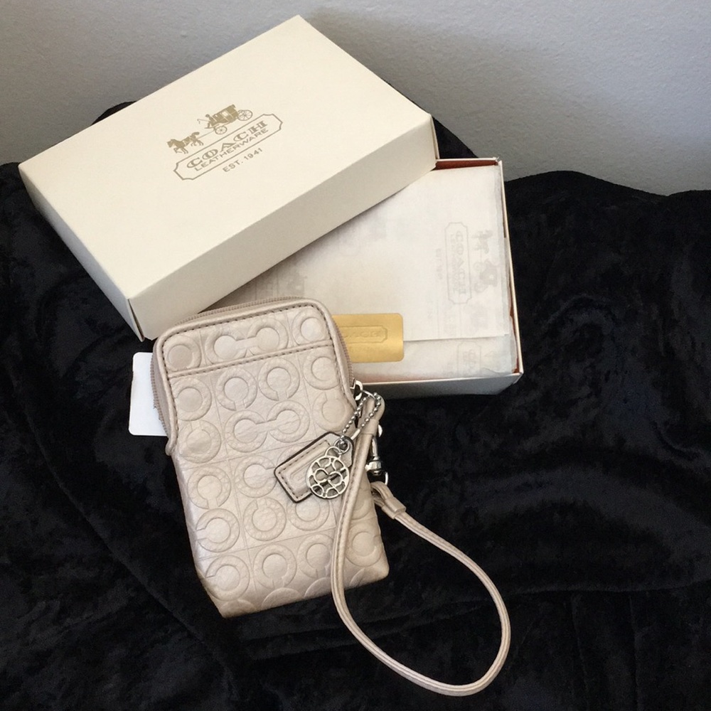 Coach Embossed Signature C Universal Case (NWT)
